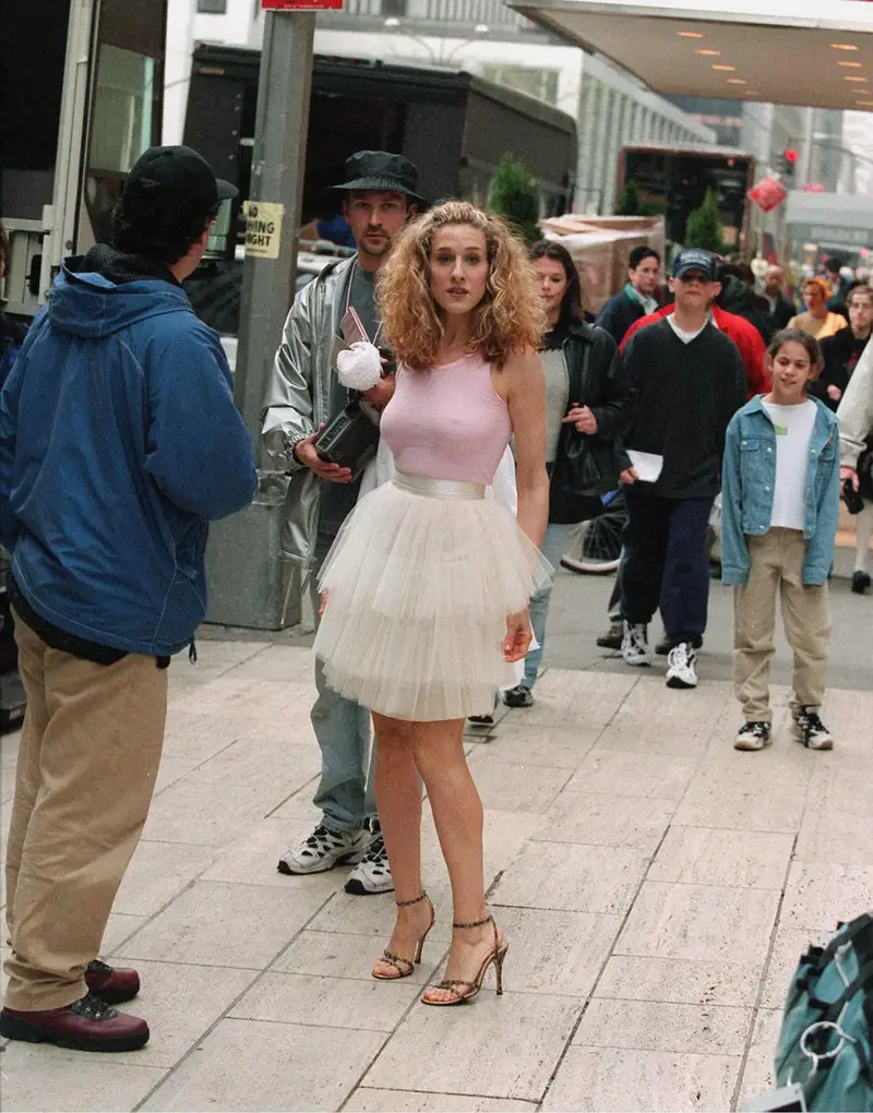 25 Tahun Sex and The City, Ini Gaya Terbaik Carrie Bradshaw