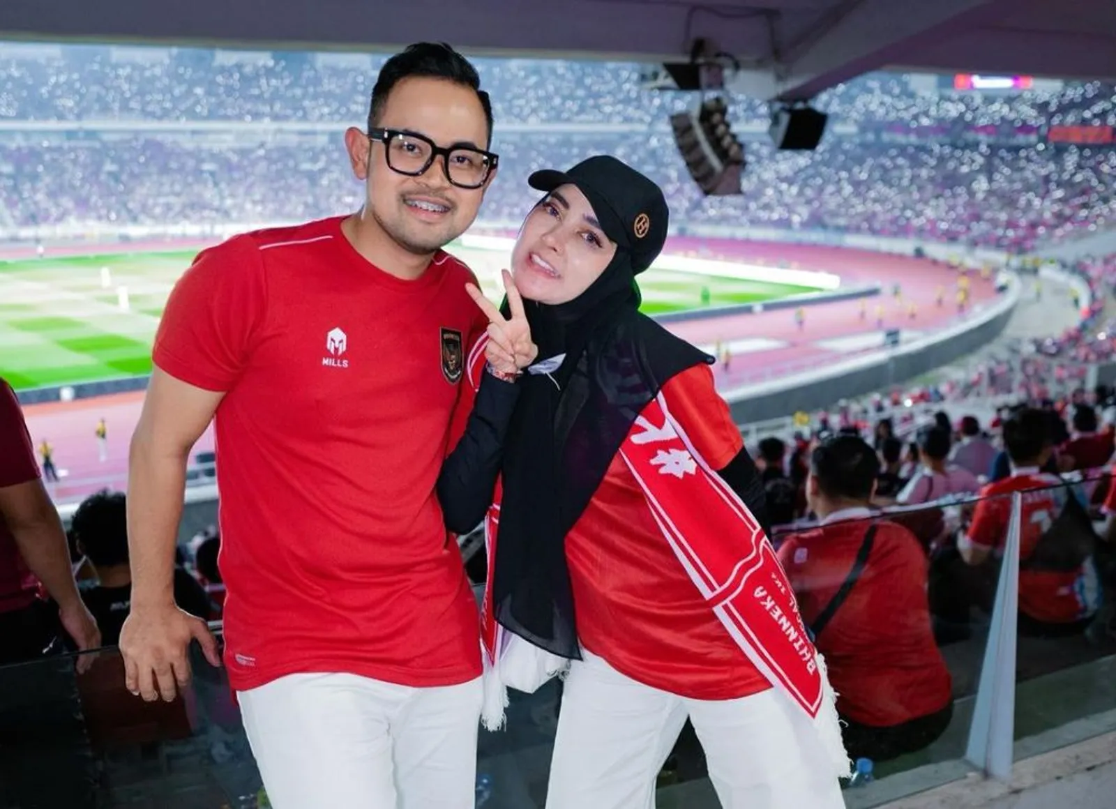 Seru! 8 Pasangan Seleb yang Nonton Pertandingan Indonesia vs Argentina