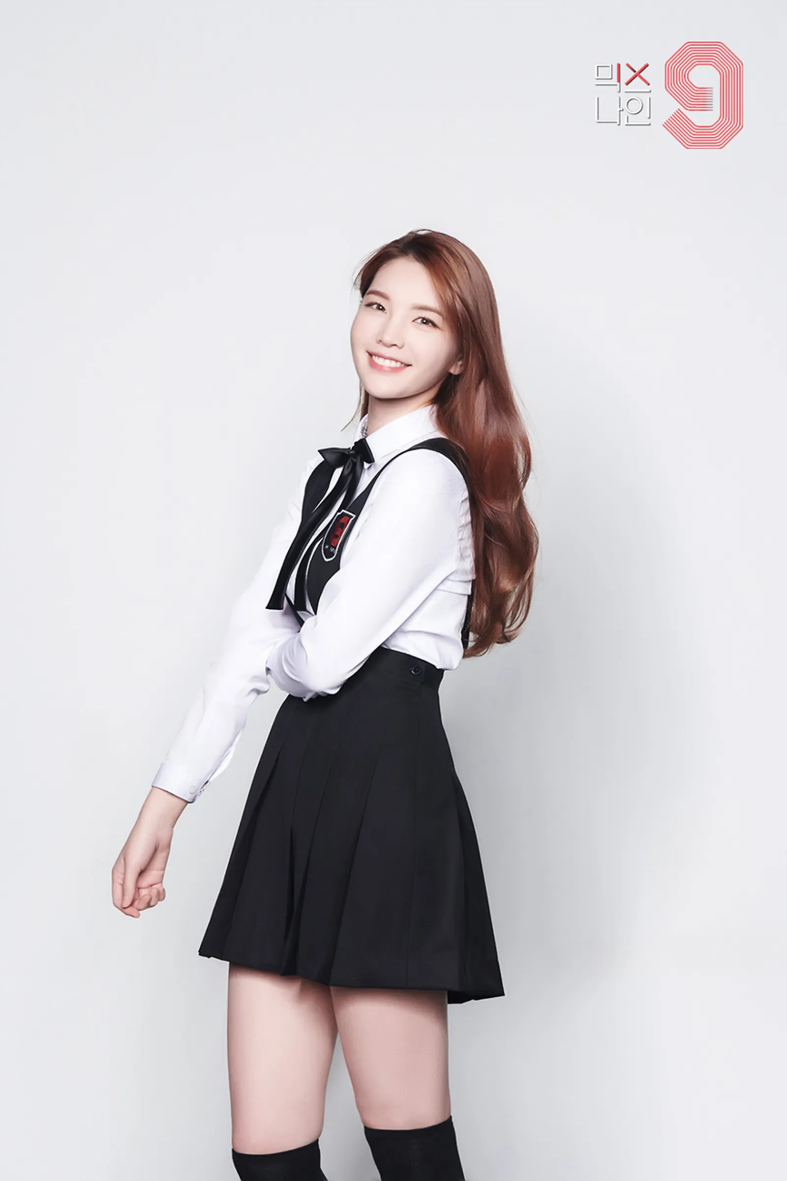 Profil Xöoos, Penyanyi Muda yang Dikabarkan Jadi Pacar Park Seo Joon