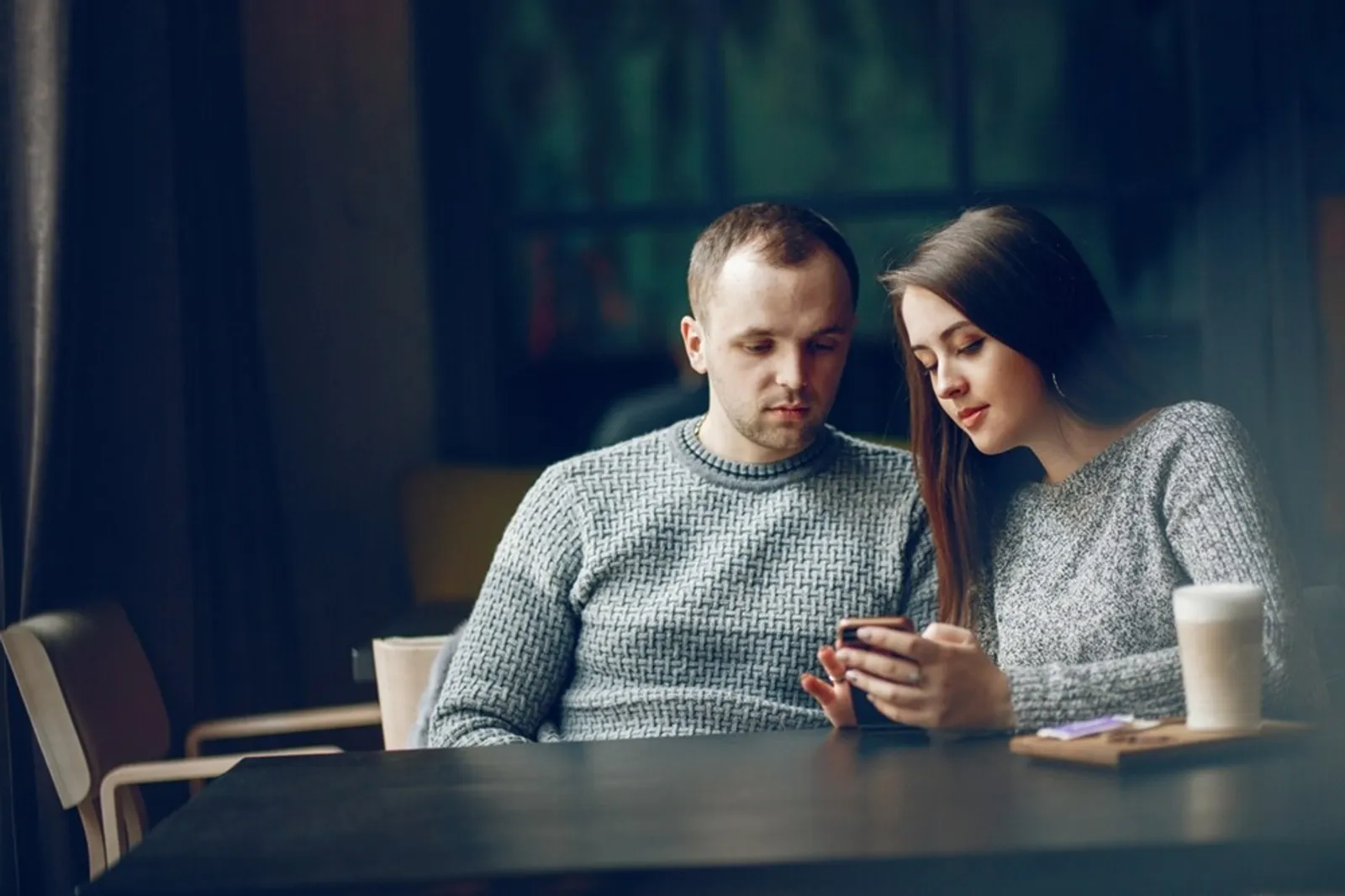 5 Cara Mengetahui Pasangan Selingkuh Melalui WhatsApp, Wajib Tahu!