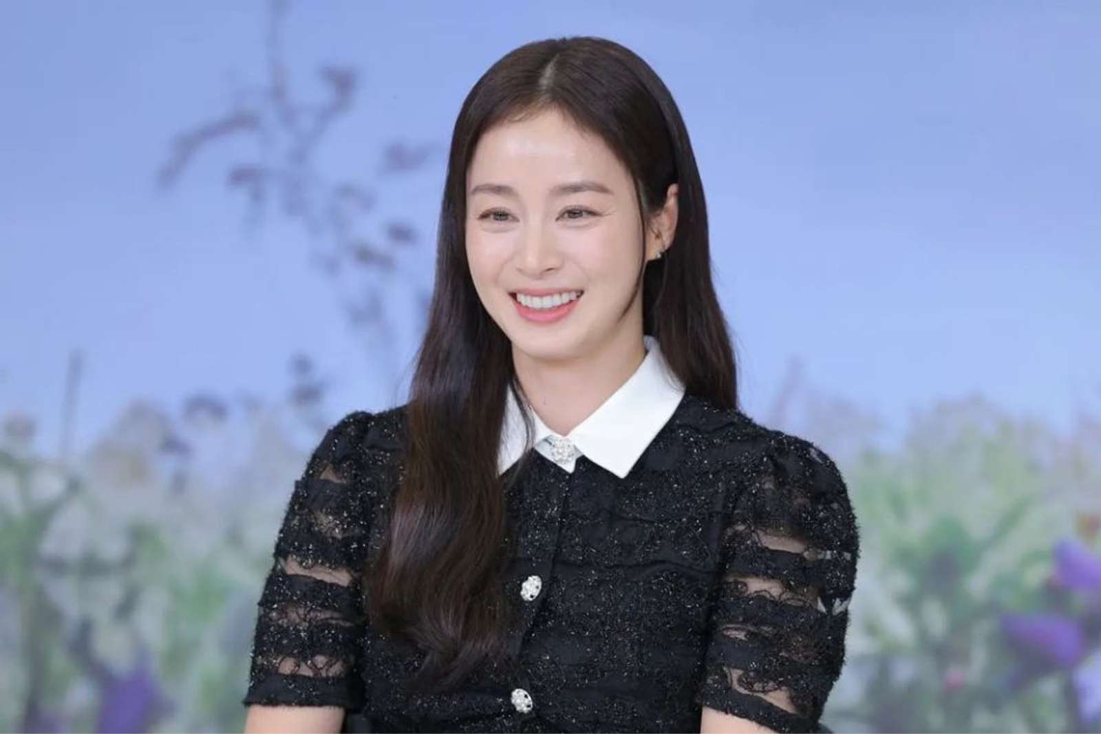 Transformasi Kim Tae Hee, Seakan Tak Menua di Usia 43 Tahun