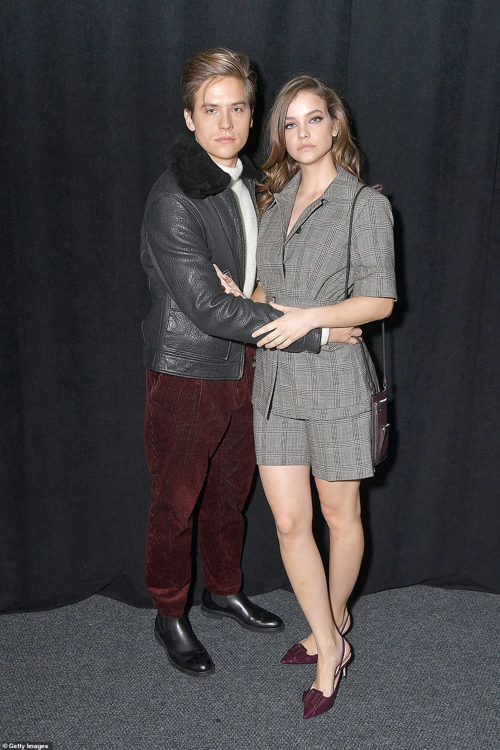 Deretan Gaya Serasi Barbara Palvin & Dylan Sprouse, Stylish Couple!