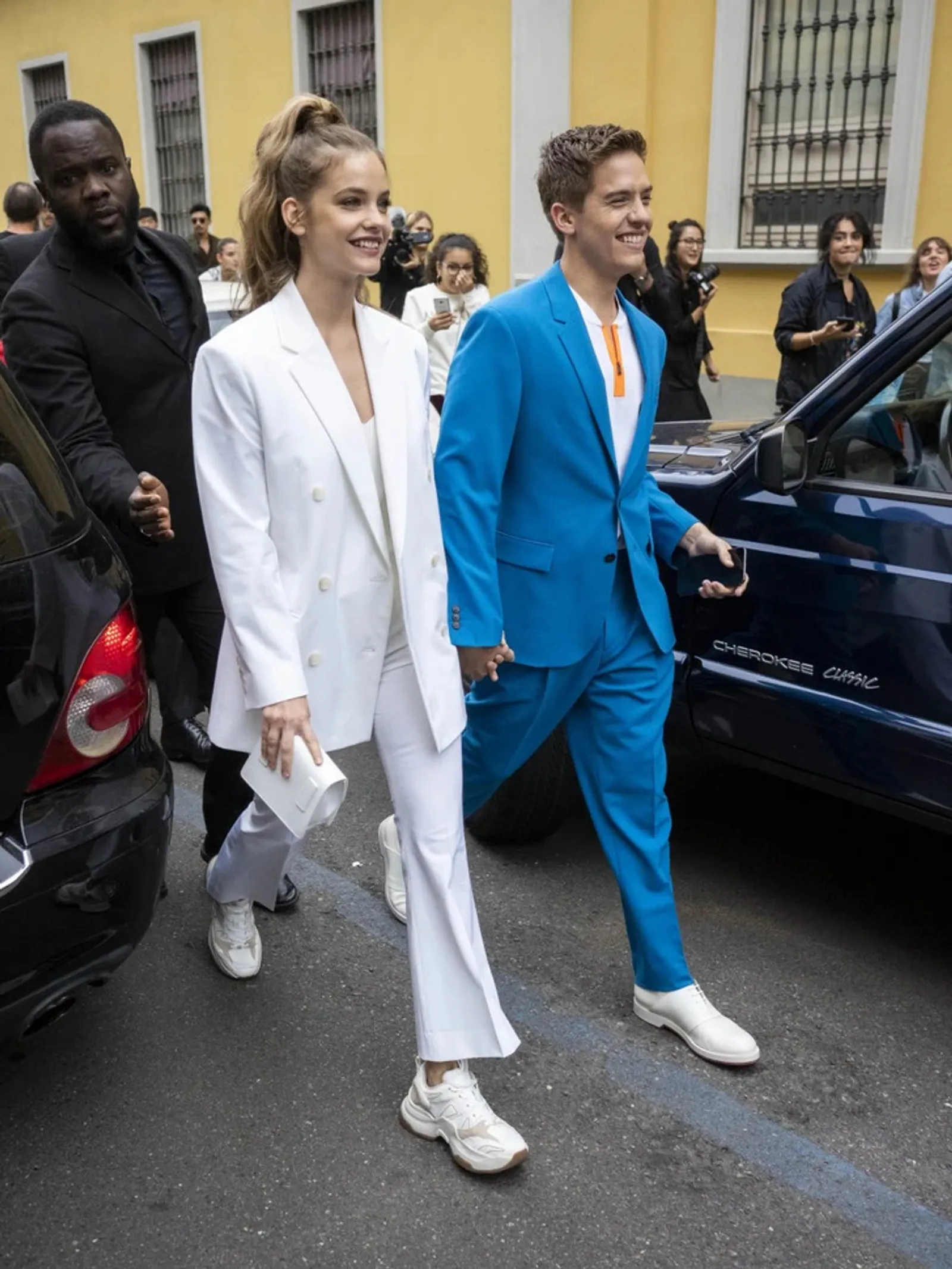 Deretan Gaya Serasi Barbara Palvin & Dylan Sprouse, Stylish Couple!