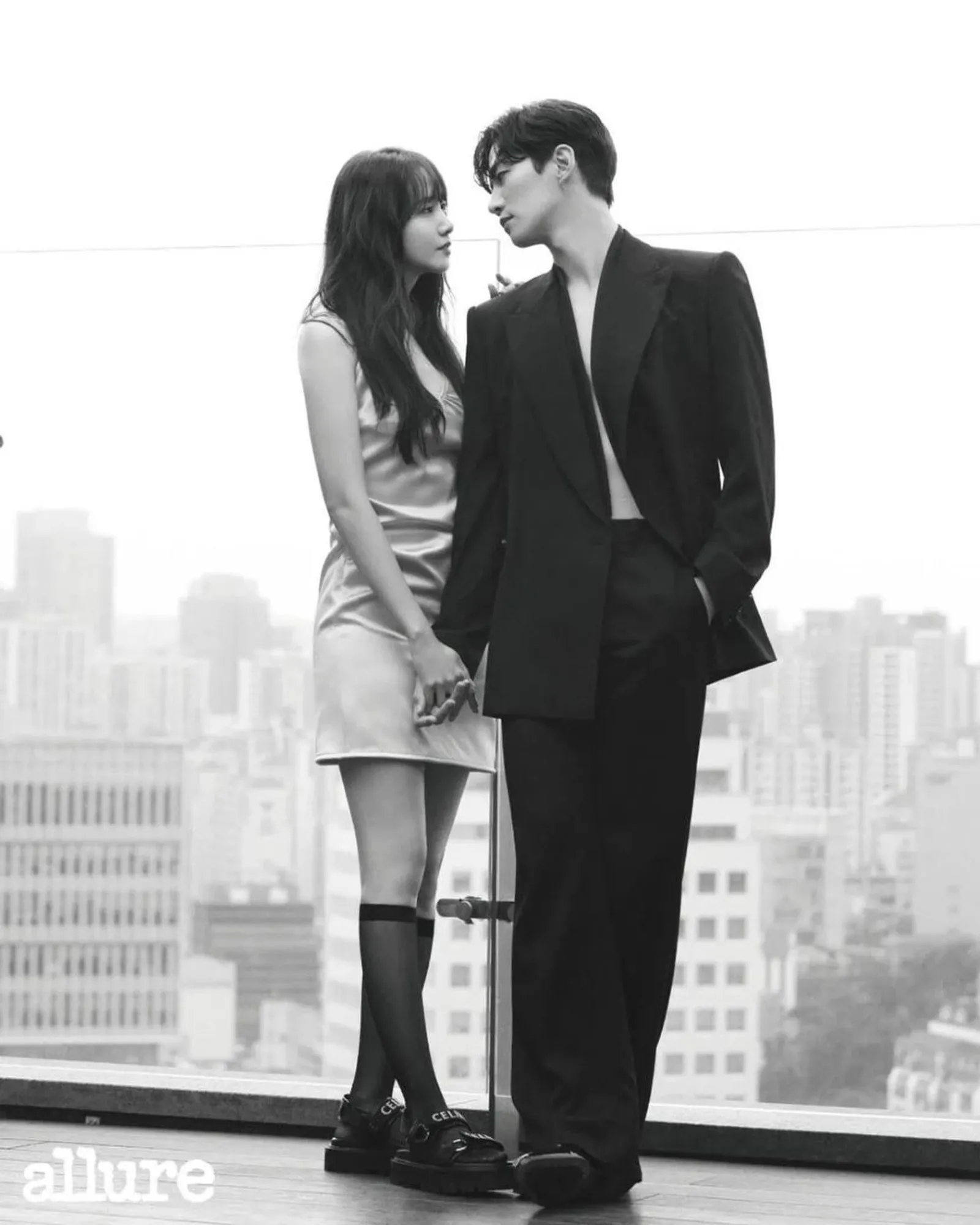 Sahabat Jadi 'Kekasih', Intip 8 Potret Mesra Lee Jun Ho dan Im Yoona