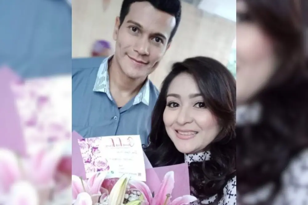 Belasan Tahun Menikah, 6 Artis Ini Tetap Mesra Meski Belum Punya Anak