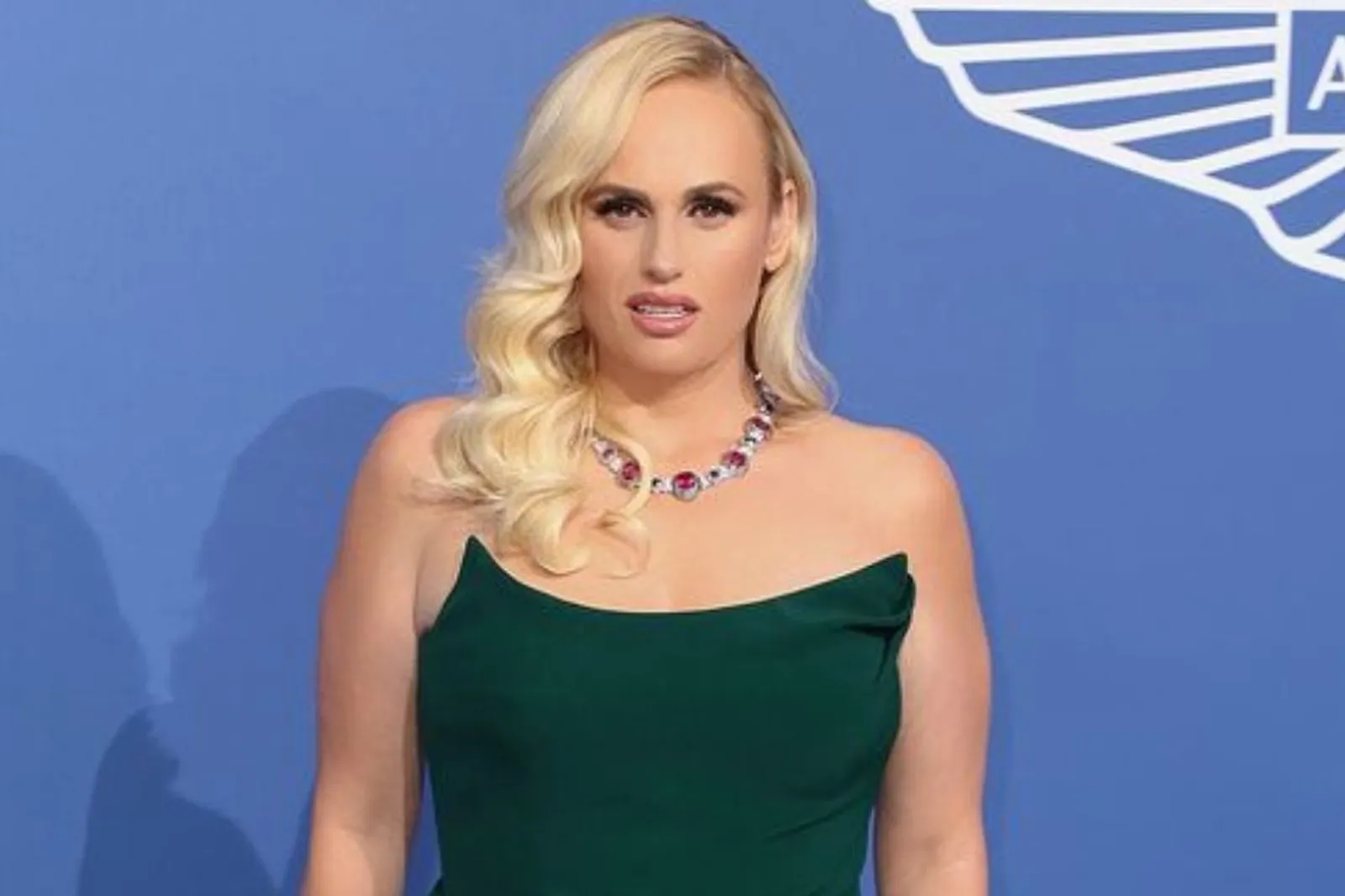 Makin Langsing, Penampilan Terbaru Rebel Wilson Banjir Pujian