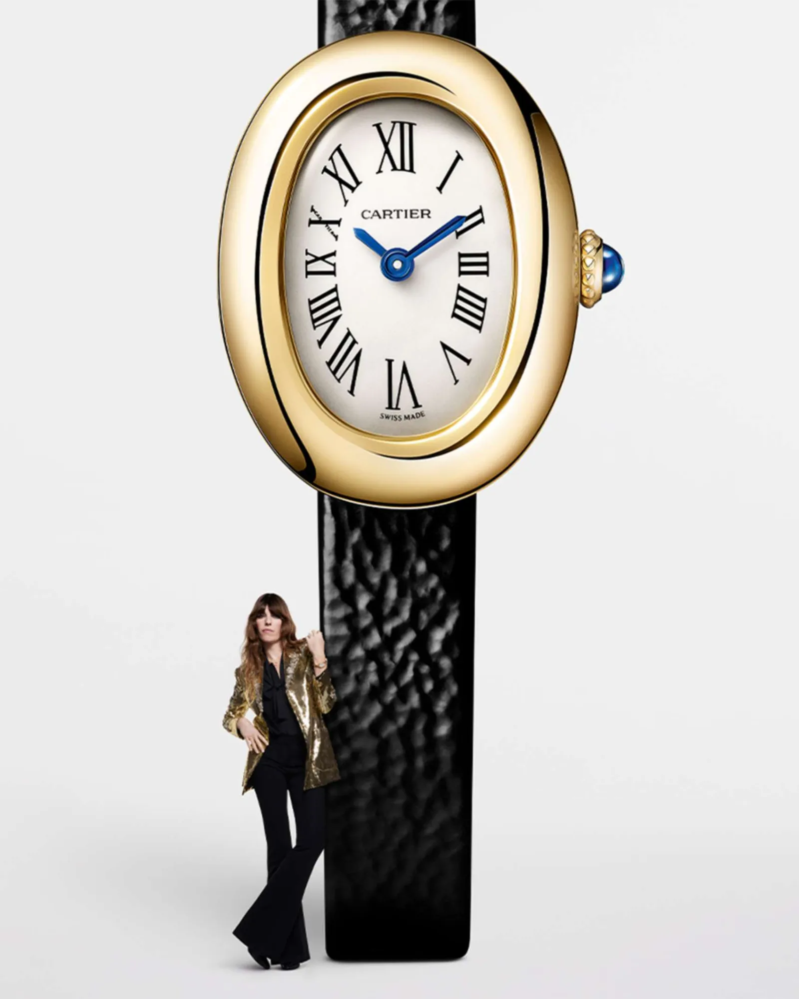 Gaya Lou Doillon di Campaign Jam Tangan Cartier ‘Baignoire’ Terbaru