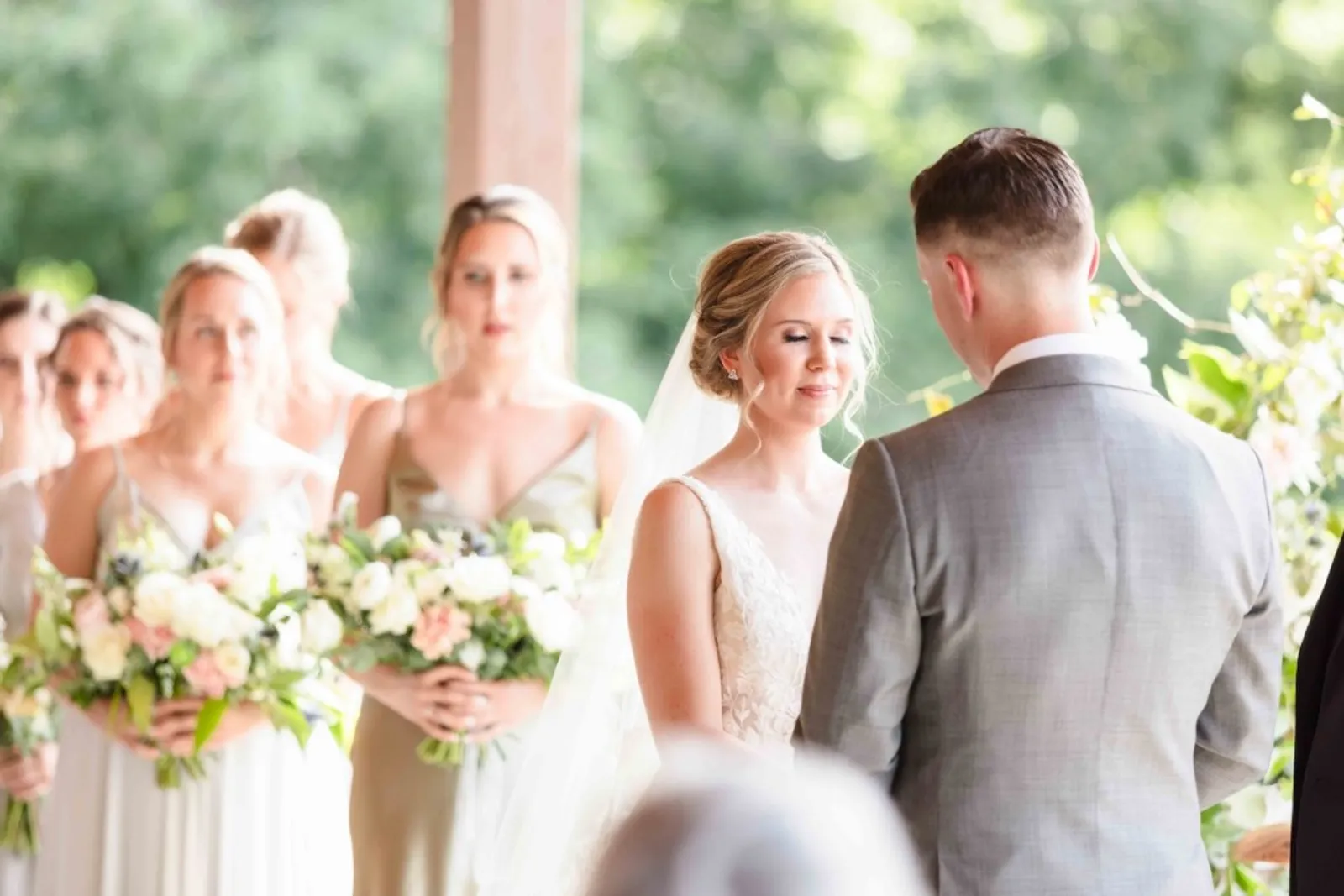 7 Tips agar Kamu Nggak Jadi 'Bridezilla' Saat Siapkan Pernikahan