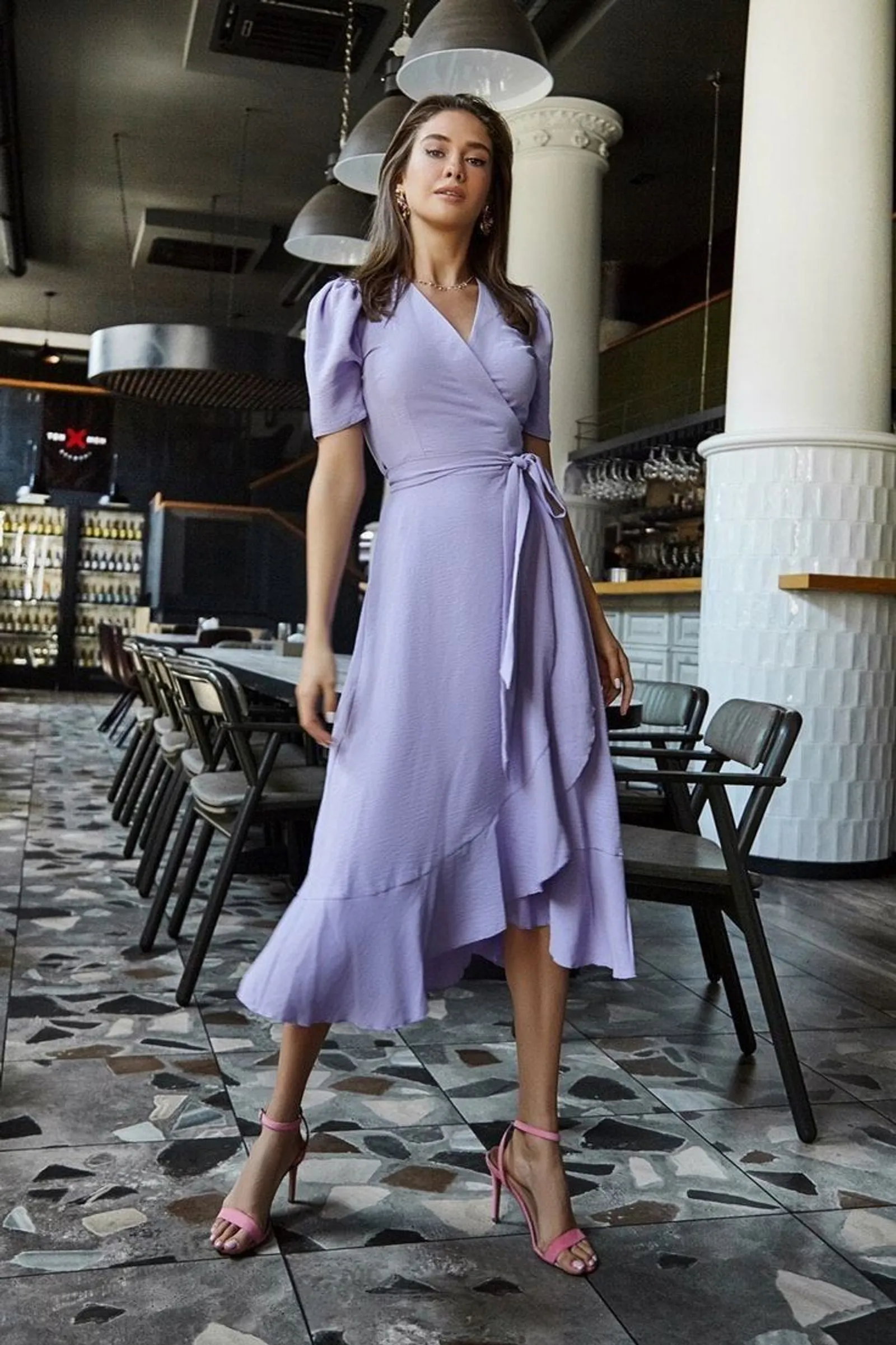 8 Model Wrap Dress Terbaru 2023, Simpel dan Anggun