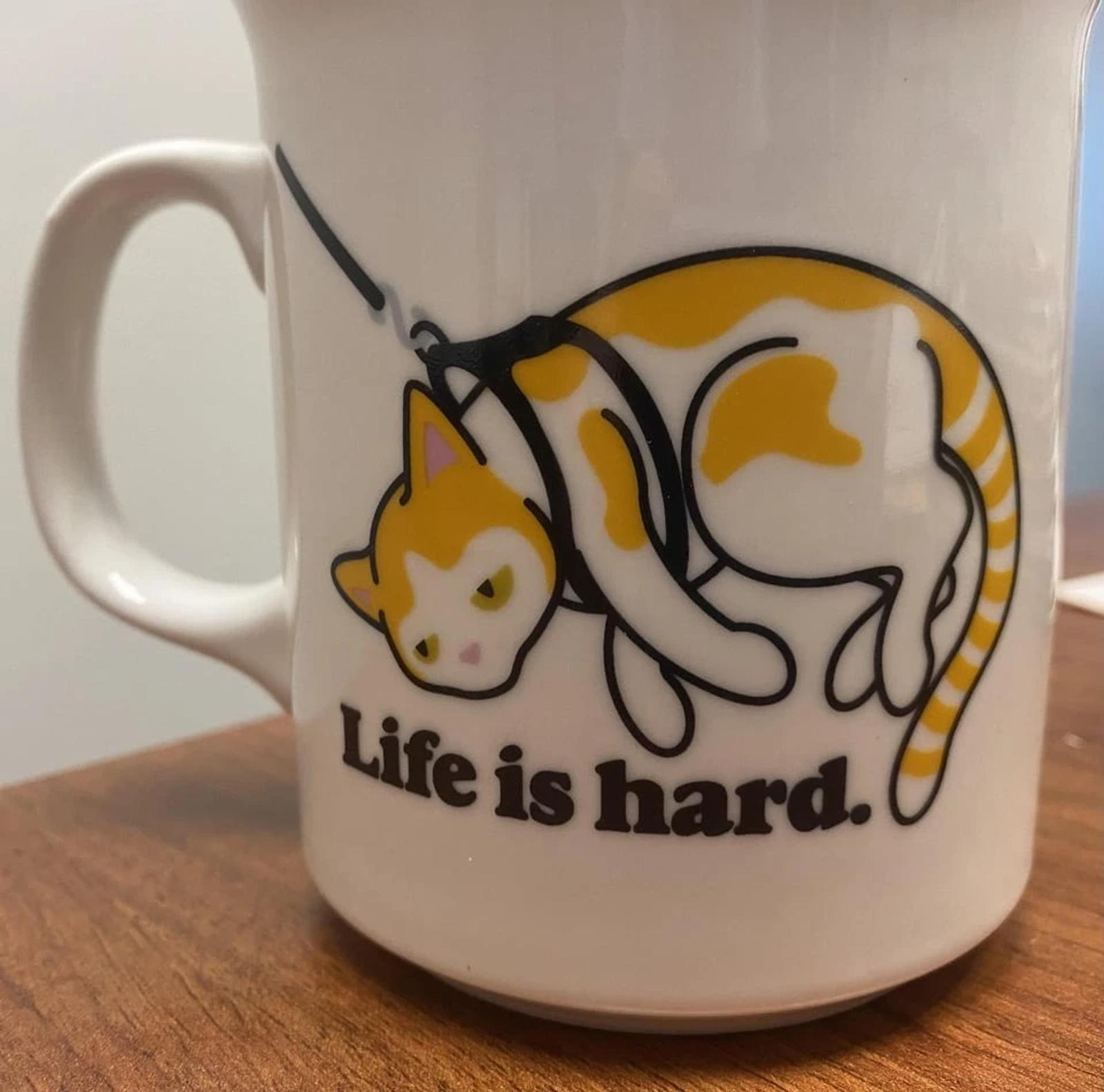 15+ Desain Mug Ter-absurd yang Pernah Ada, Dijamin Bikin Pengen Punya