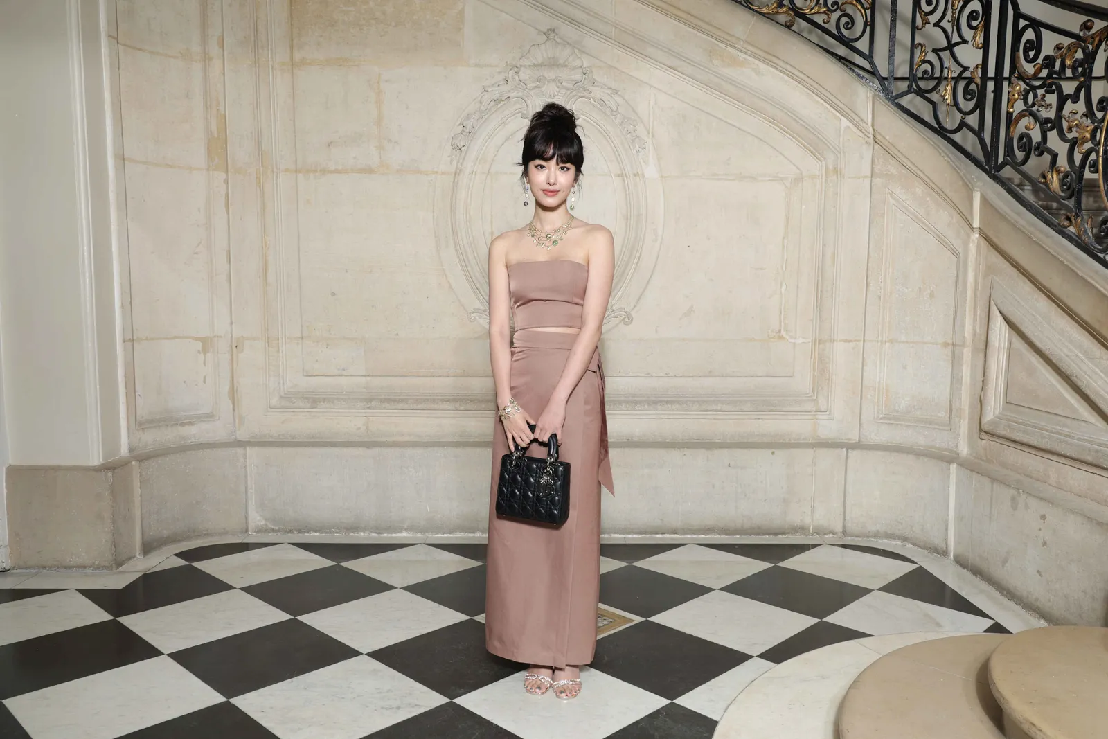 Deretan Gaya Chic Selebriti Hadiri Dior Haute Couture Show