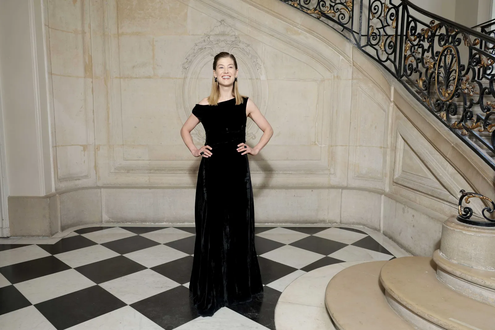 Deretan Gaya Chic Selebriti Hadiri Dior Haute Couture Show