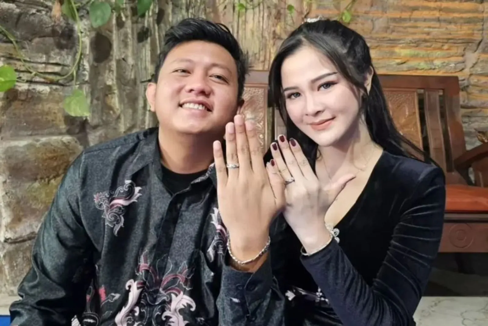 Sah Menikah, 7 Potret Mesra Denny Caknan & Bella Bonita Nggak Tersorot