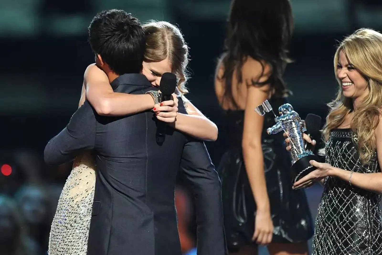 Reuni di Konser, Ini 7 Fakta Hubungan Taylor Swift dan Taylor Lautner
