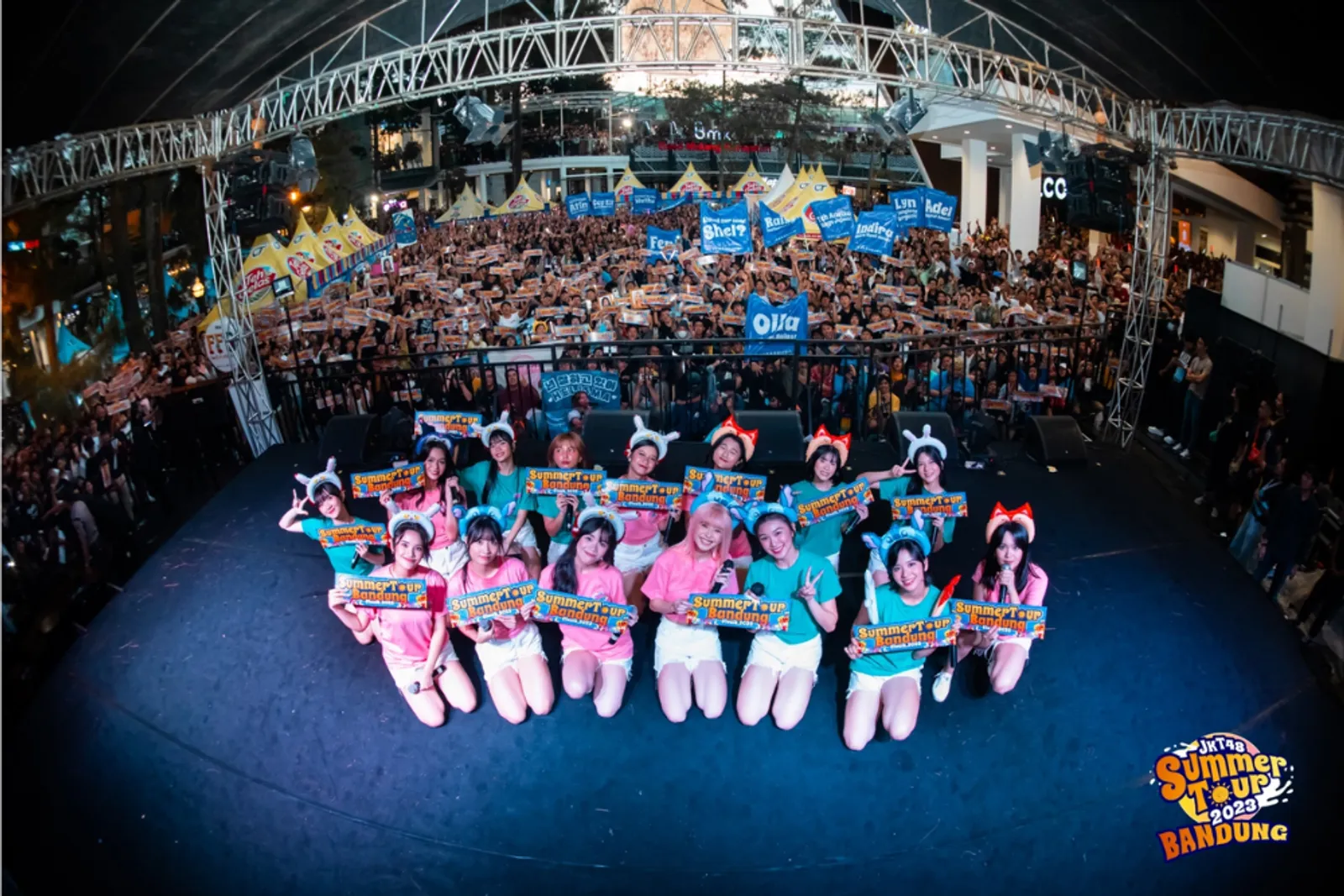 15 Potret Keseruan JKT48 Summer Tour 2023 di Bandung