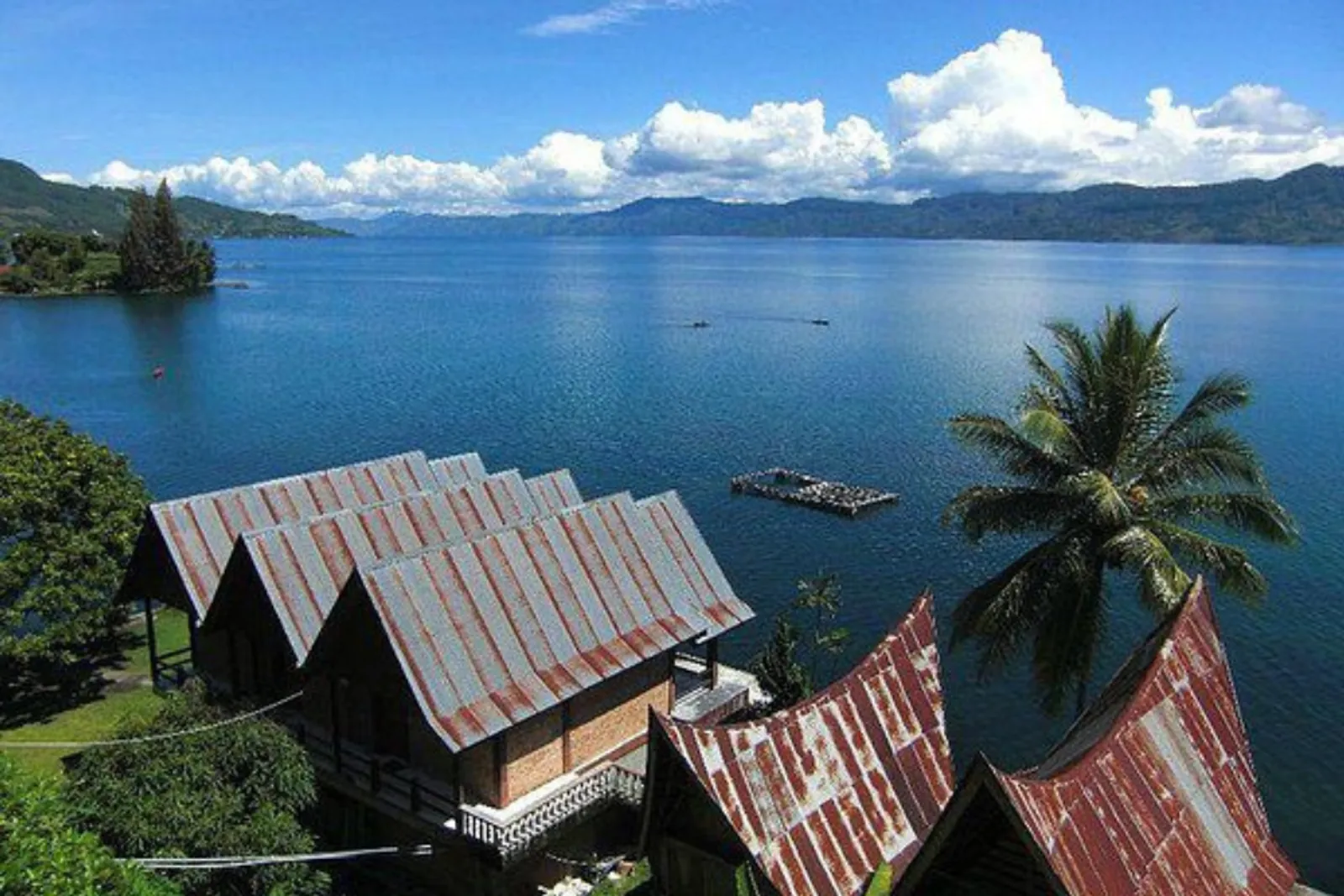 Wisata Pulau Samosir: Rute, Harga Tiket, dan Destinasi Seru