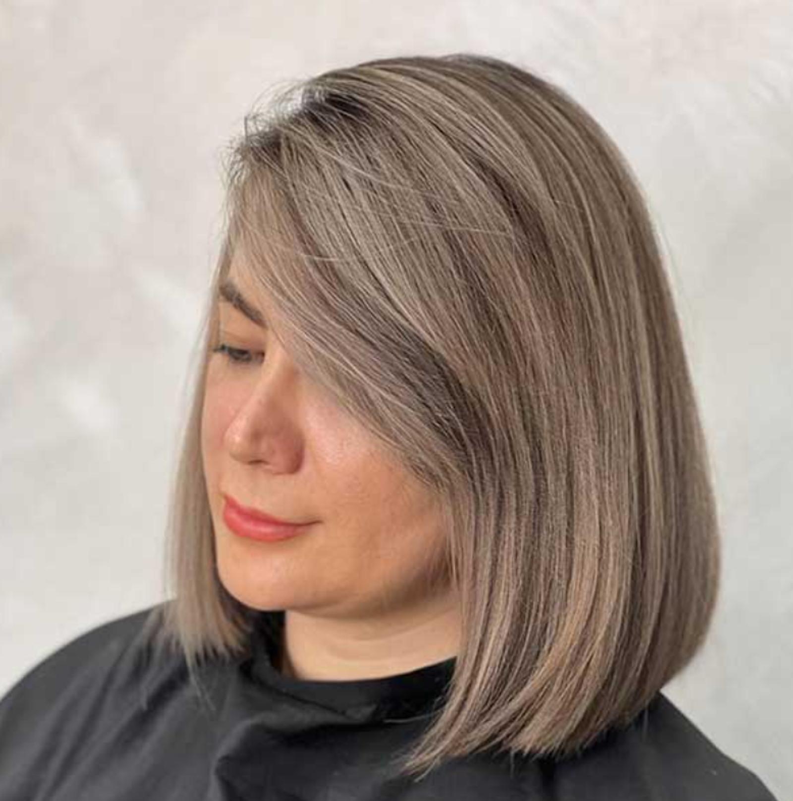 30 Warna Rambut yang Bagus untuk Wanita Rambut Pendek