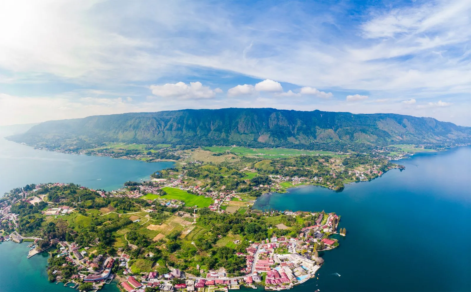 Wisata Pulau Samosir: Rute, Harga Tiket, dan Destinasi Seru