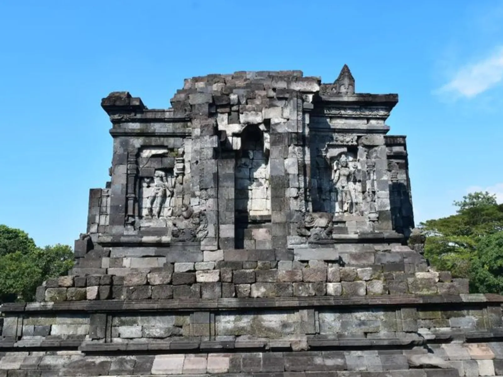 Candi Lumbung Pindah Ke Lokasi Asal, Begini Kronologisnya