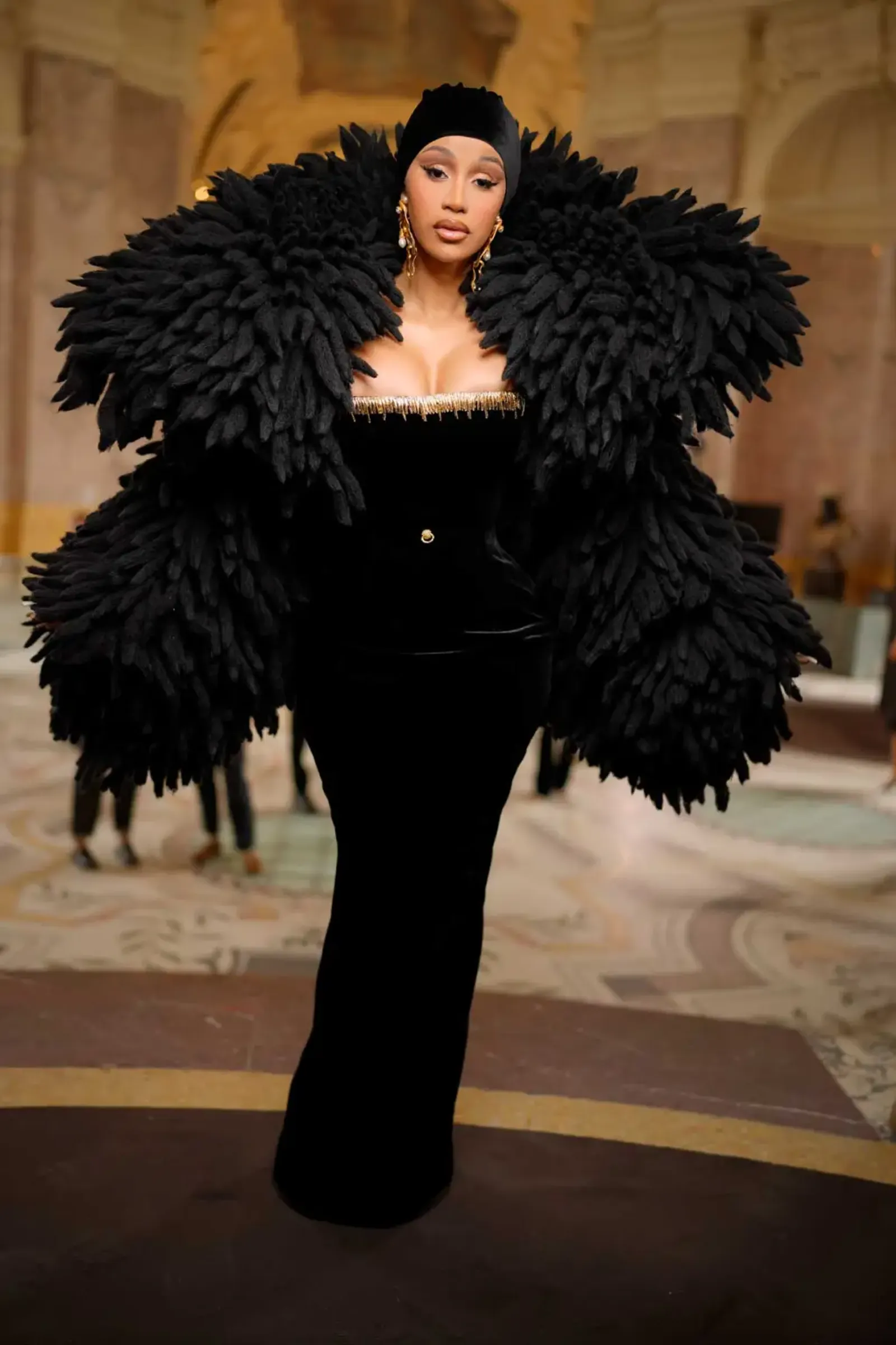 Deretan Gaya Unik Cardi-B saat Hadiri Paris Couture Fashion Week