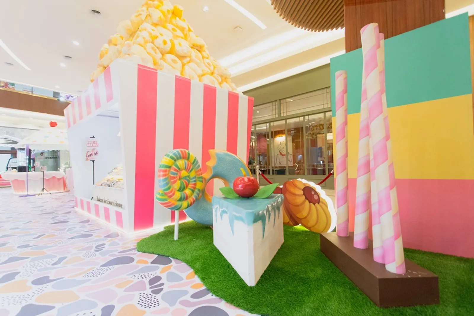 Nikmati Musim Panas Bersama Pacific Place Mall di  Sweets Wonderland