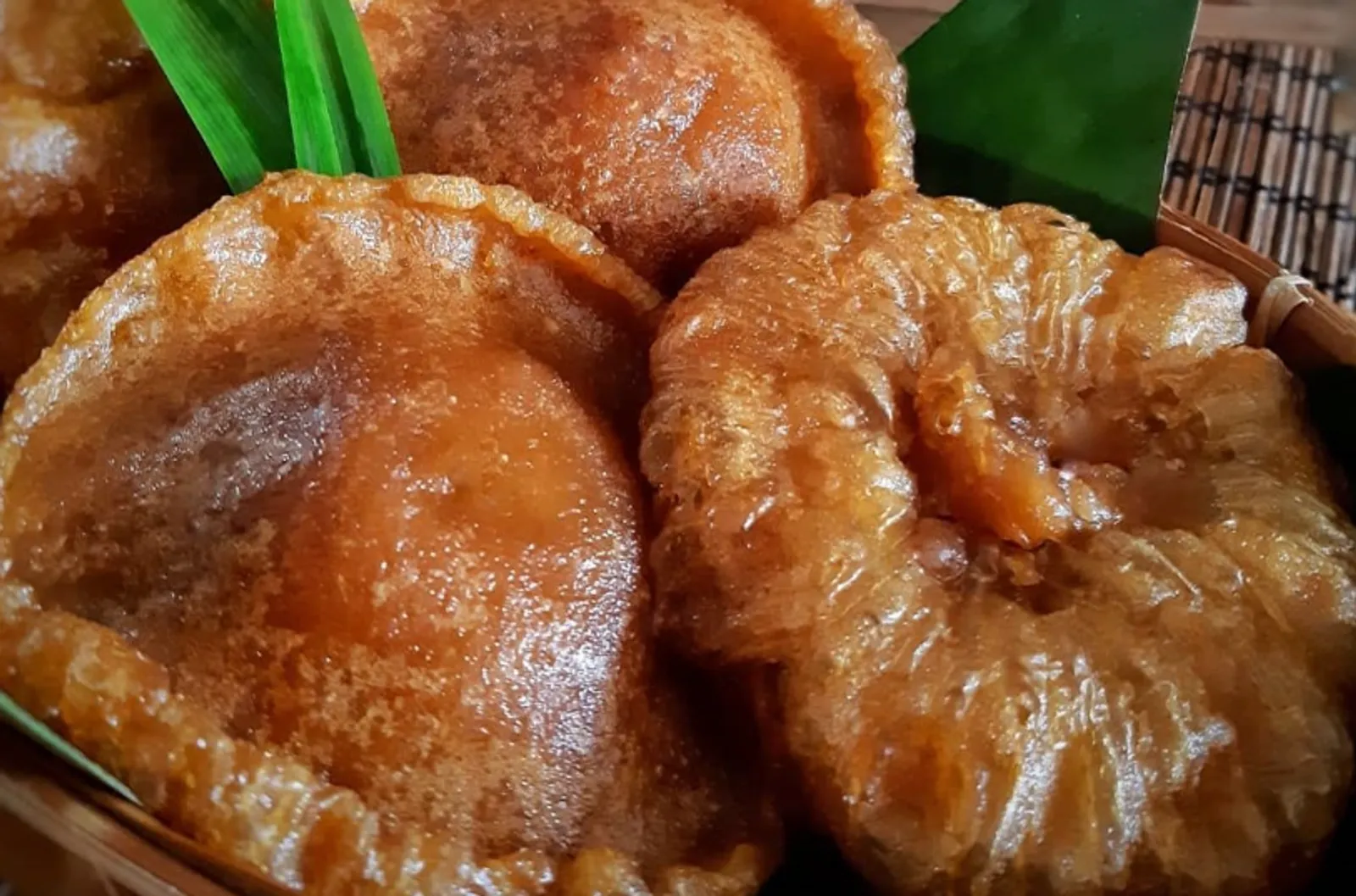 7 Resep Kue Cucur Bersarang Sempurna yang Anti Gagal