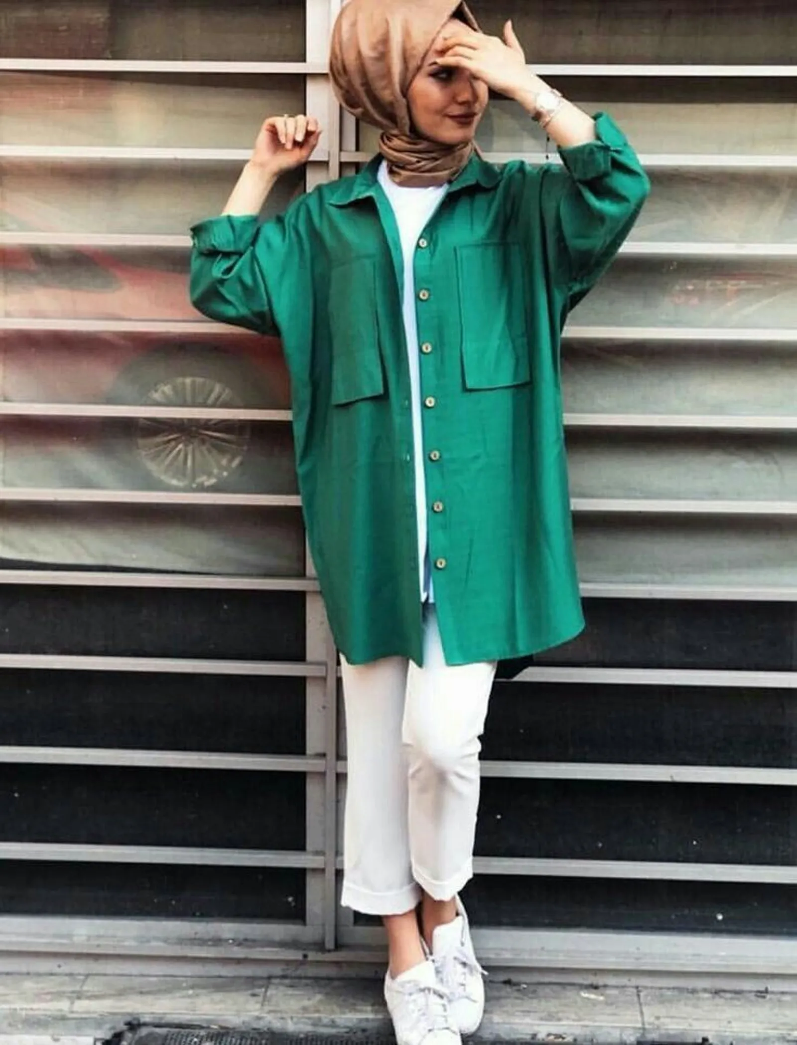 Baju Hijau Cocok dengan Jilbab Warna Apa? Ini 15 Warna Pilihannya