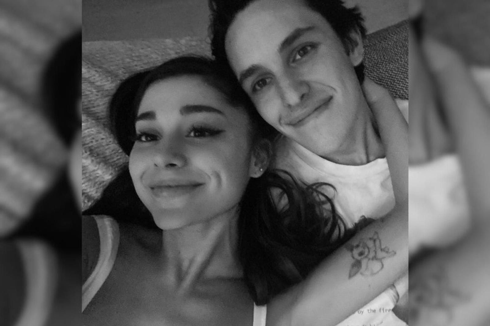 Dua Tahun Nikah, Ini 5 Fakta Perceraian Ariana Grande dan Dalton Gomez