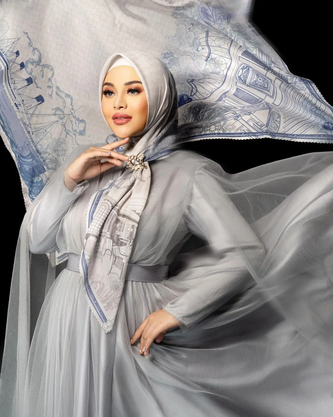 Kolaborasi Klamby x Aurel Hermansyah, Rilis Scarf Bertema 'Titanic'