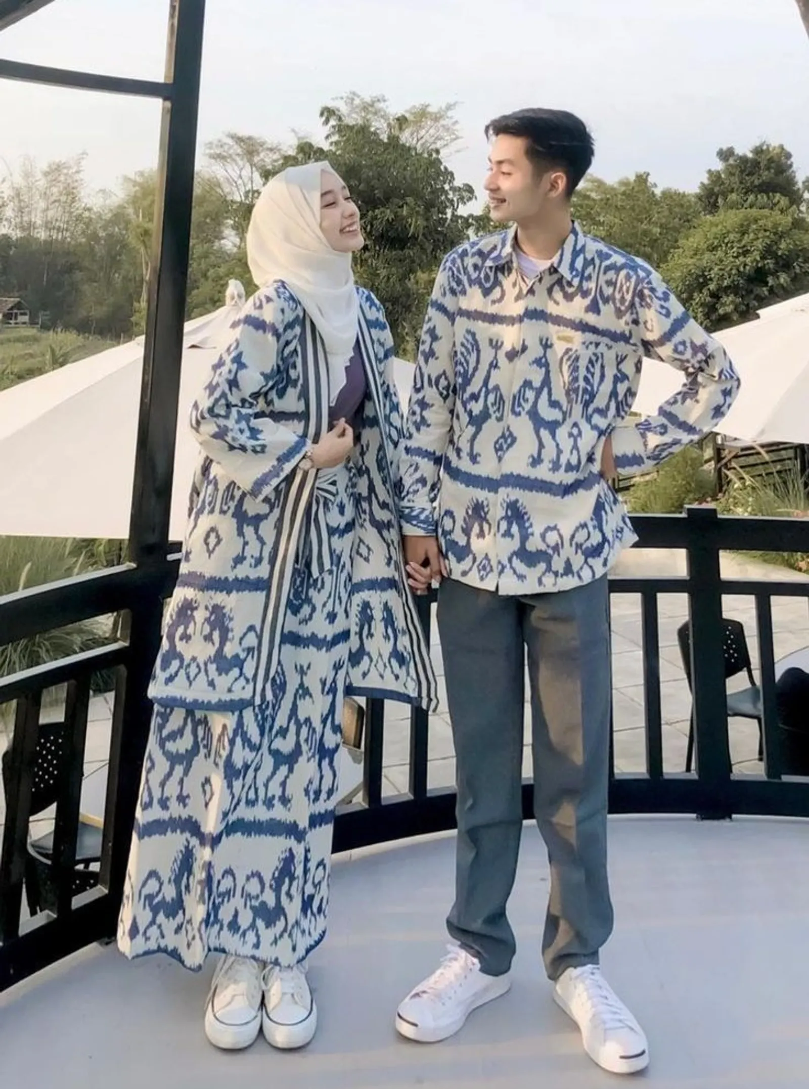10 Rekomendasi Batik Couple untuk Tampil Serasi dan Stylish