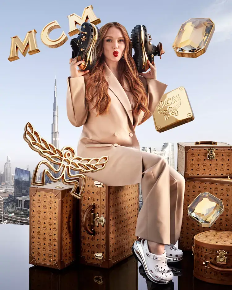 Lindsay Lohan Bintangi Campaign MCM X Crocs Terbaru