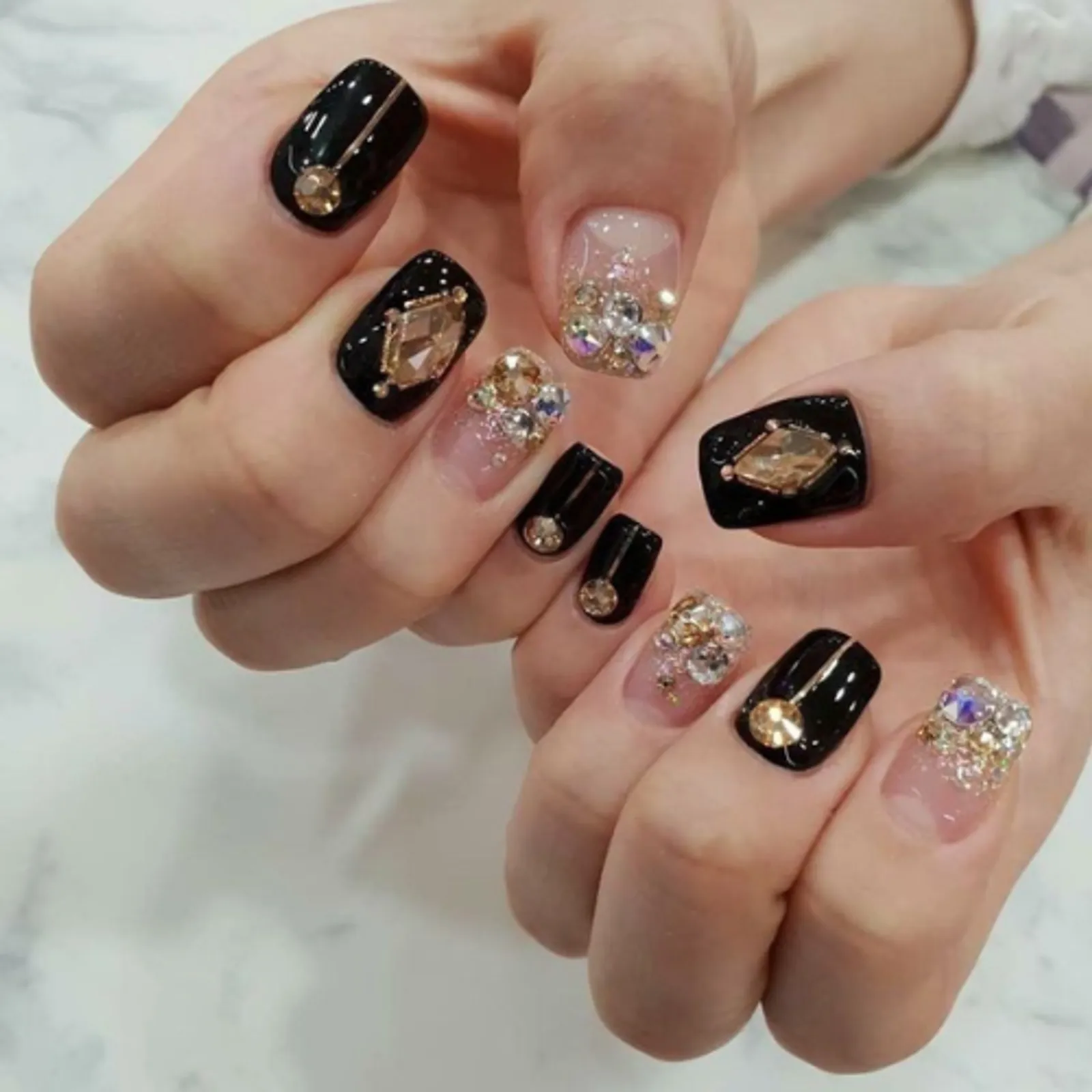 Baroque Nails, Tren Baru untuk Tampilan Kuku yang Unik