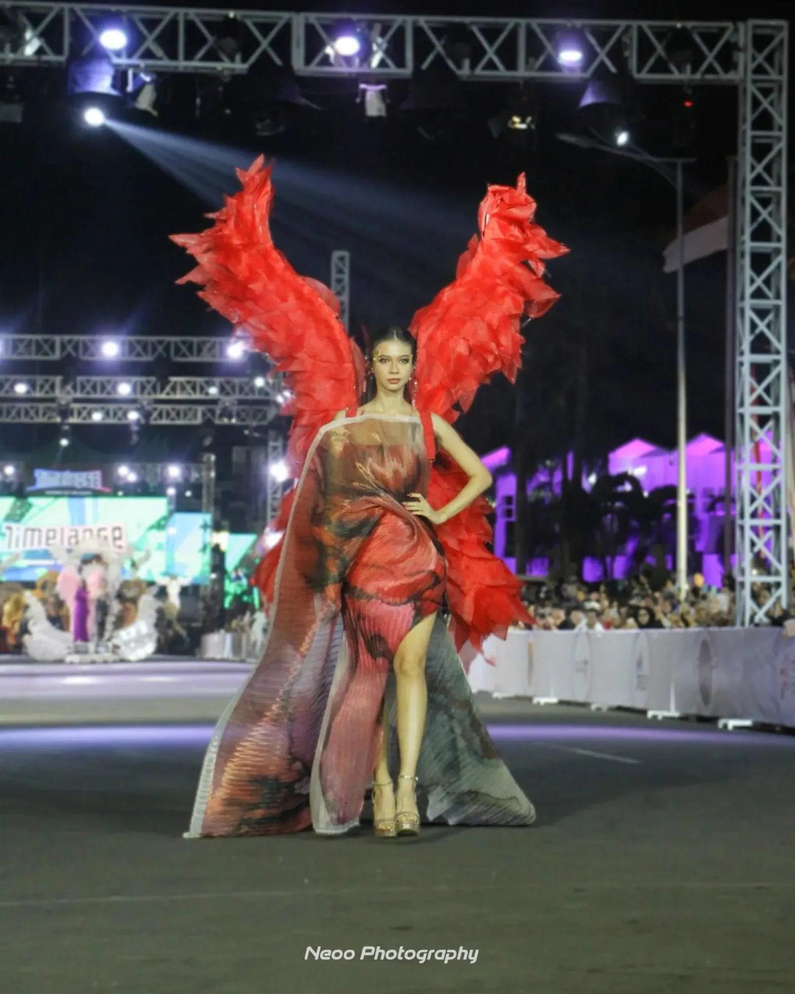 Gaya Seleb Tampil di Runway Jember Fashion Carnaval