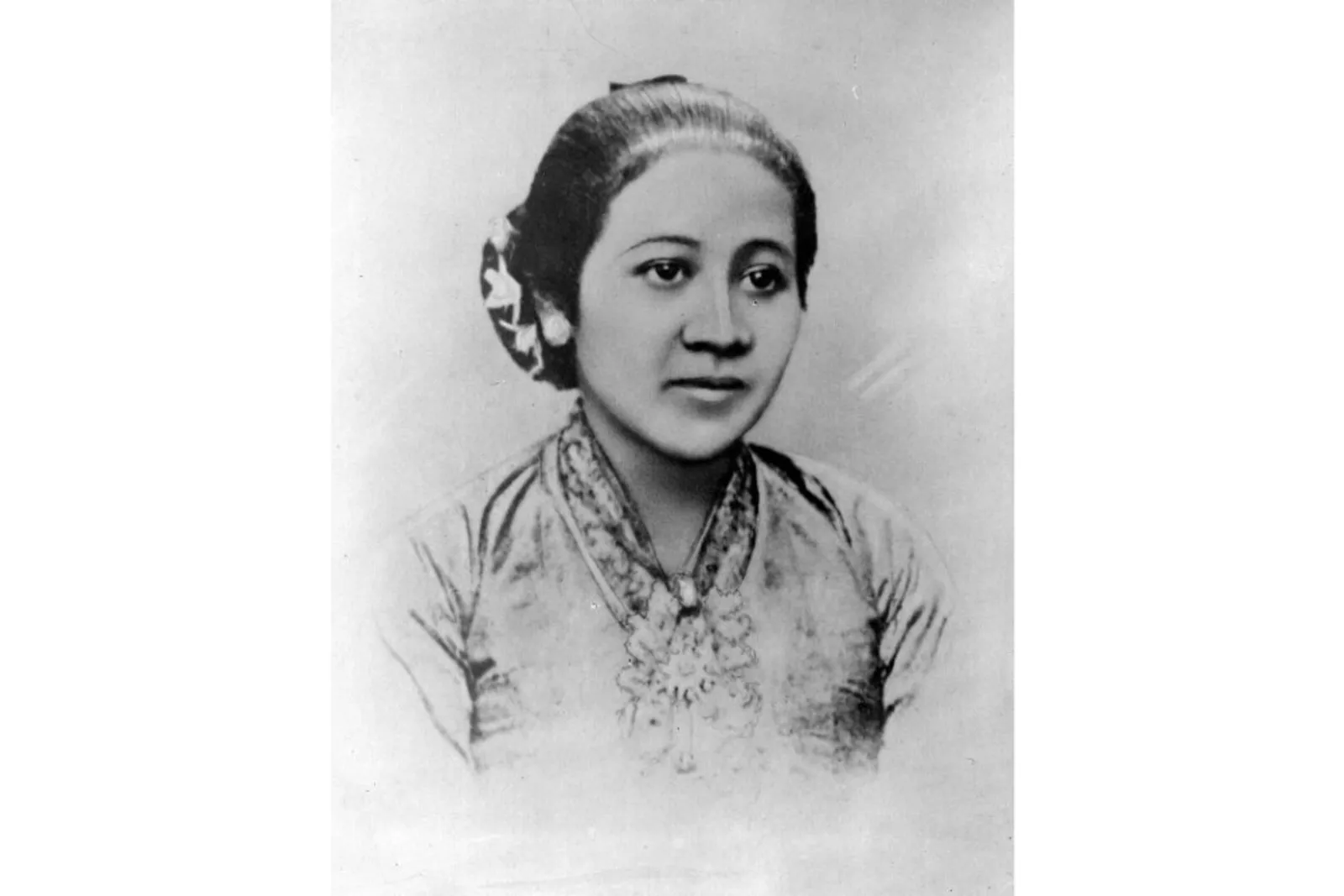 11 Pahlawan Perempuan Indonesia dari Seluruh Penjuru Nusantara