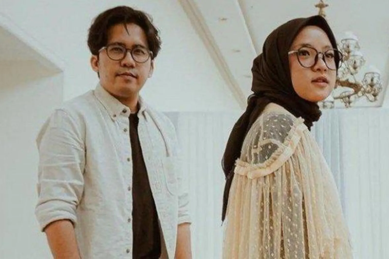 Berawal dari Isu Selingkuh, 4 Pasangan Artis Ini Pacaran Benaran