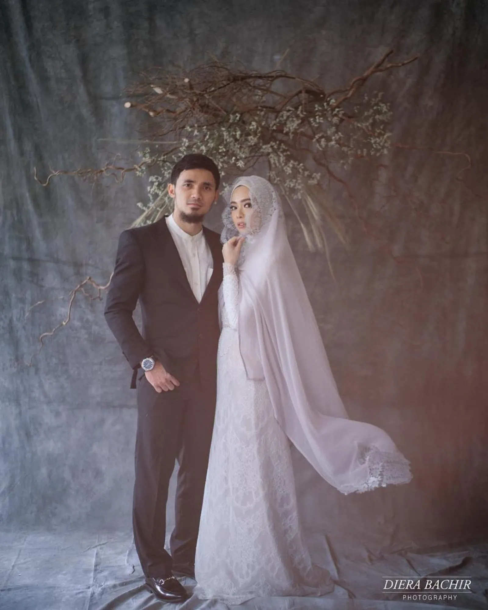 Bukan Pre-Wedding, 6 Pasang Seleb Ini Pilih Foto Post-Wedding Usai Sah