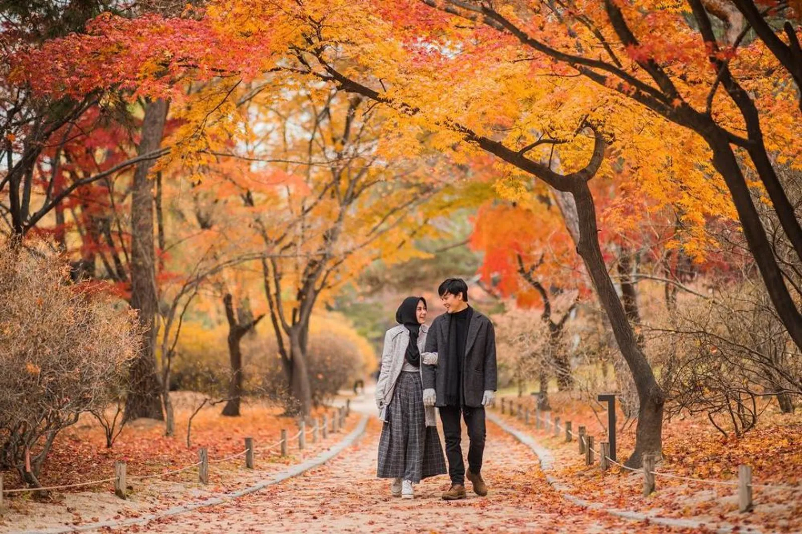 Bukan Pre-Wedding, 6 Pasang Seleb Ini Pilih Foto Post-Wedding Usai Sah