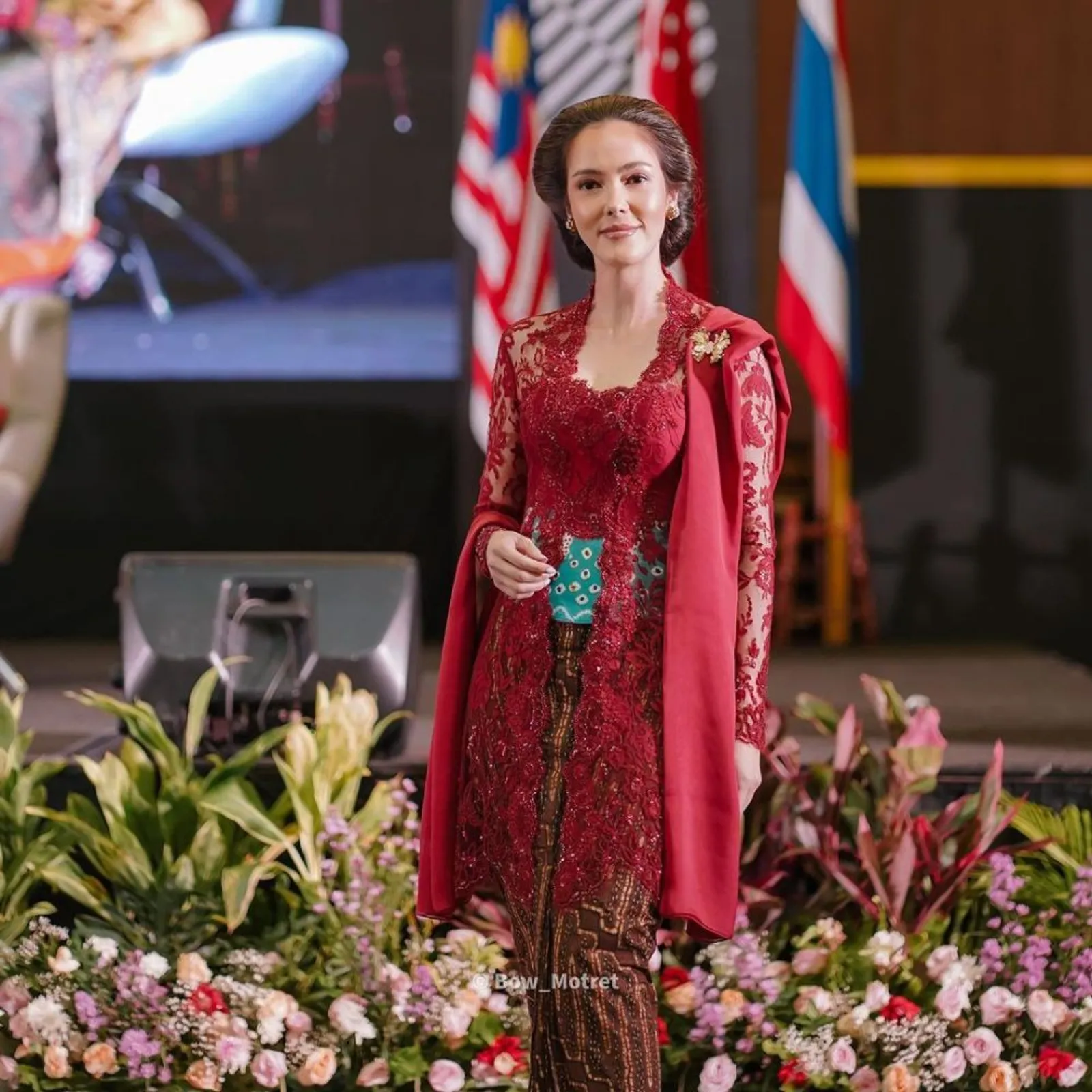 Inspirasi Kebaya Merah untuk Rayakan HUT RI