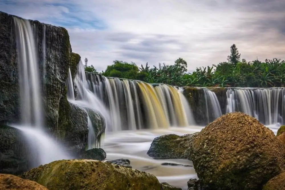 Wisata Curug Parigi Bekasi: Lokasi, Spot Foto, dan HTM