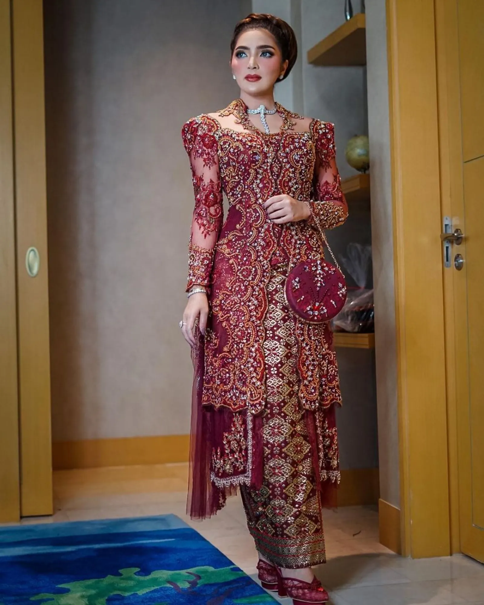 Inspirasi Kebaya Merah untuk Rayakan HUT RI