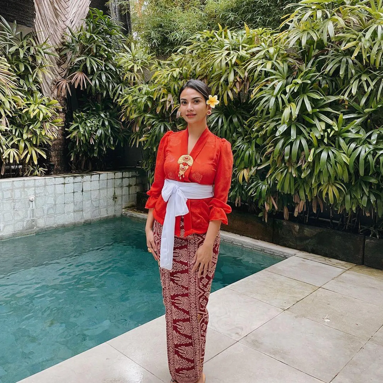 Inspirasi Kebaya Merah untuk Rayakan HUT RI