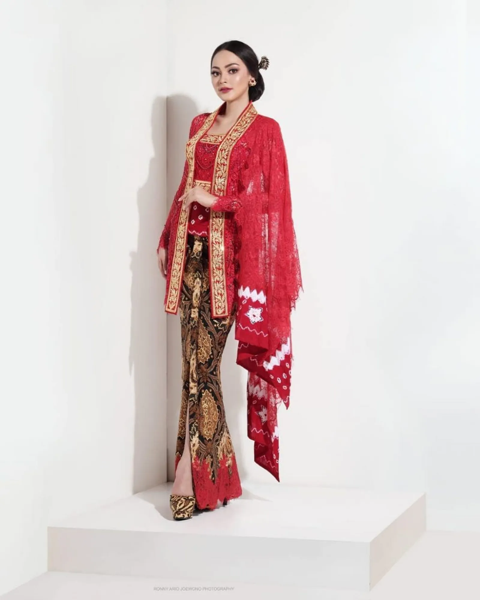 Inspirasi Kebaya Merah untuk Rayakan HUT RI