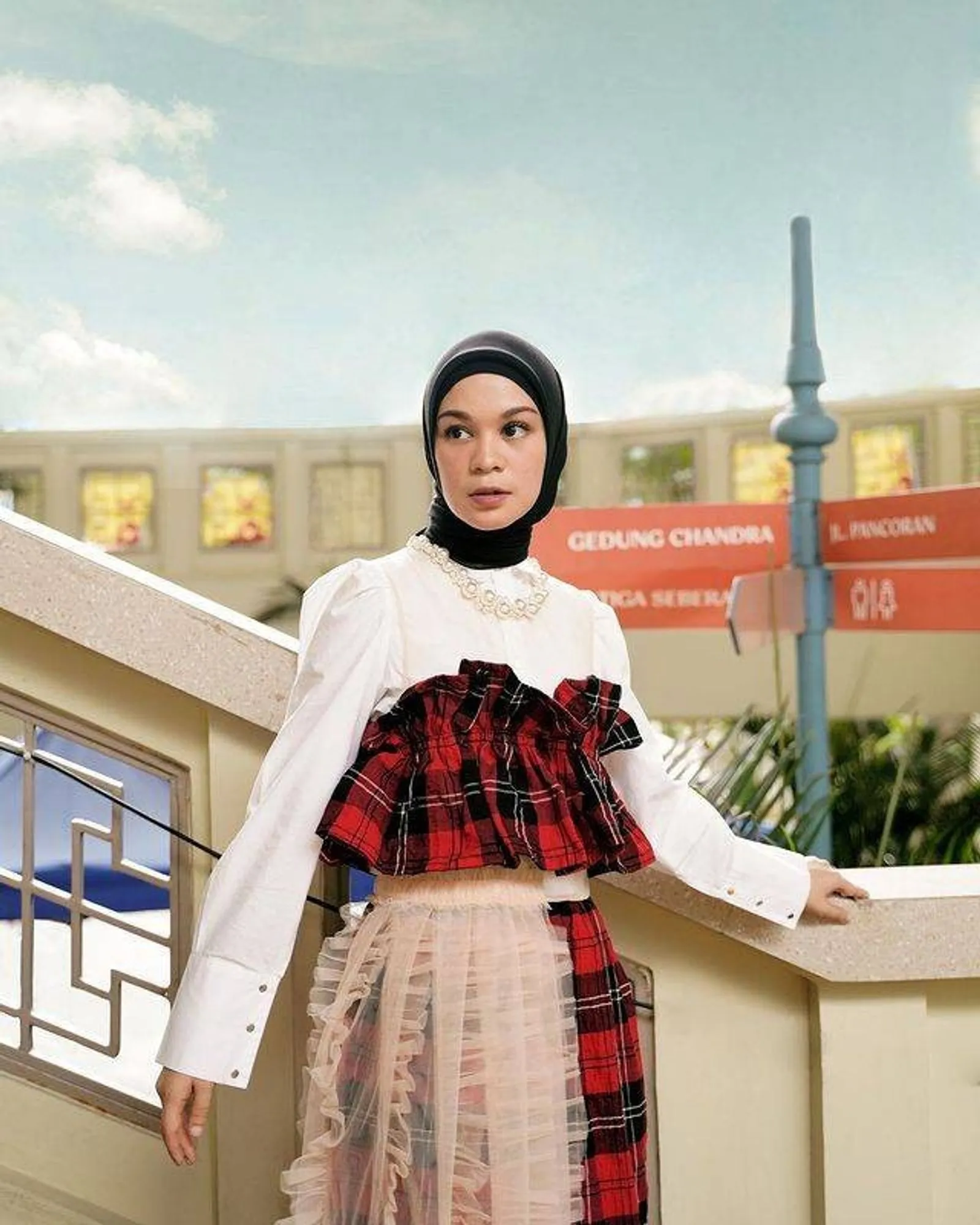 Cara Mix & Match Outfit Hijab untuk Meriahkan HUT RI ke-78