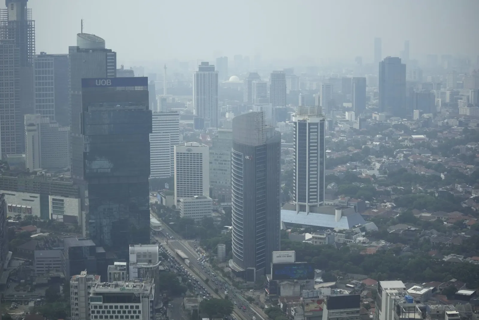 Serem Banget! Ini 8 Foto Langit Jakarta Dikepung Polusi
