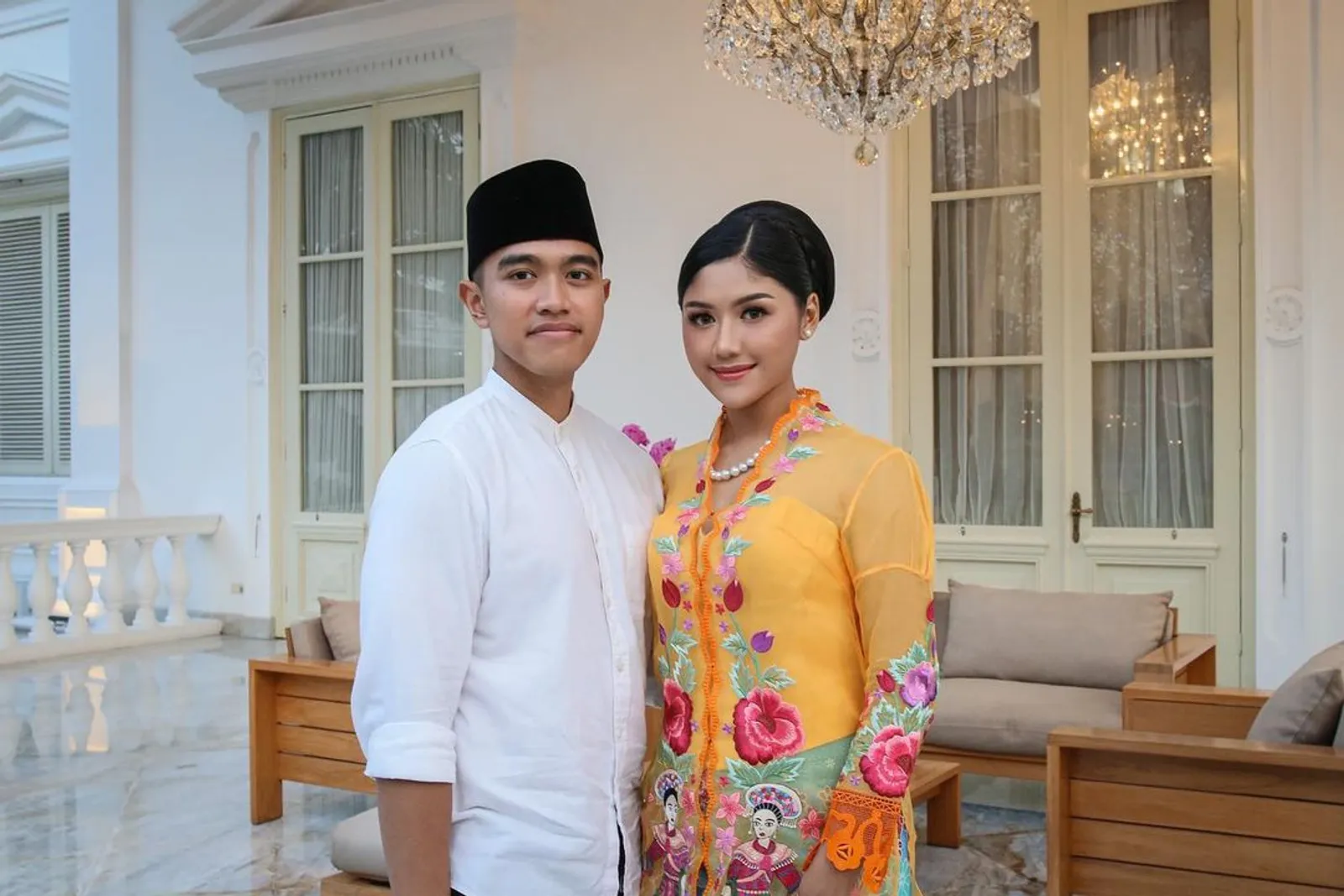 Gaya Kompak Kaesang Pangarep & Erina Gudono Jadi Inspirasi OOTD HUT RI