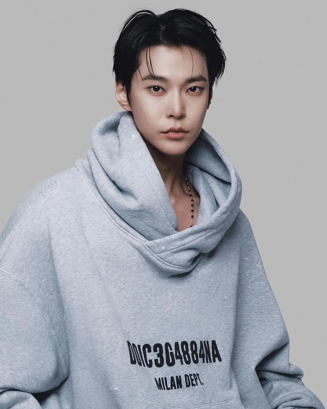 Doyoung 'NCT' Bintangi Campaign Dolce & Gabbana Terbaru