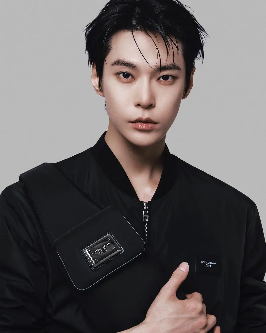 Doyoung 'NCT' Bintangi Campaign Dolce & Gabbana Terbaru