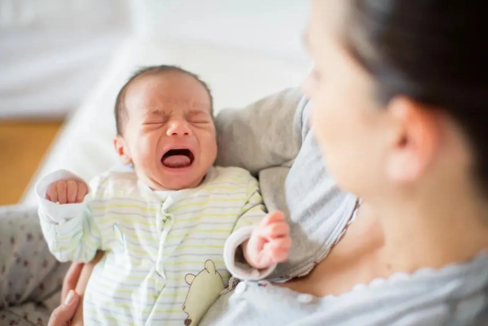Mitos Bayi Menangis Tengah Malam, Benarkah Diganggu Makhluk Halus?