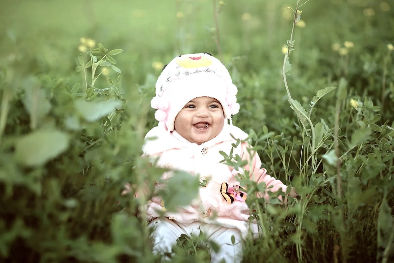 130+ Inspirasi Nama Bayi Perempuan Arab yang Artinya Cantik dan Pintar