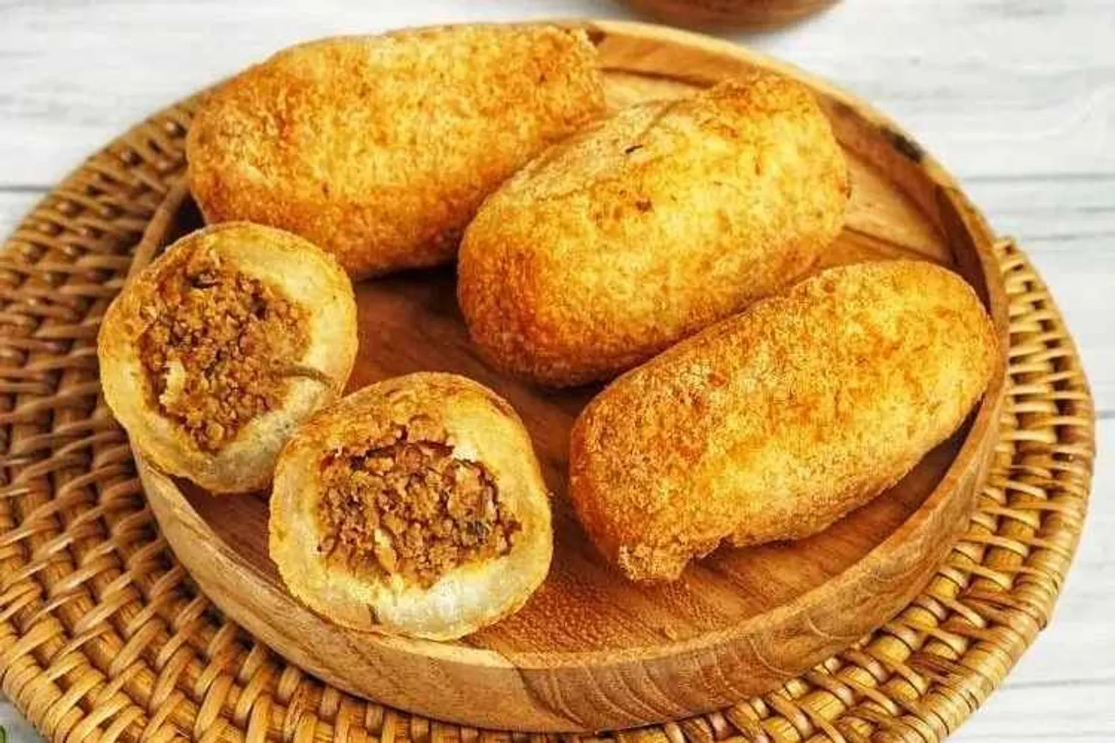 Resep Combro Khas Jawa Barat, Camilan Pedas-Gurih Bahan Dasar Singkong